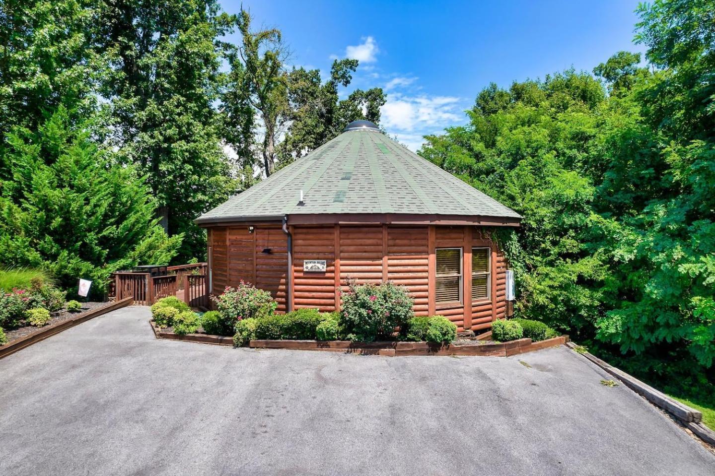 Family Cabin Game Room & Pool Mountain Views Sevierville Exterior photo