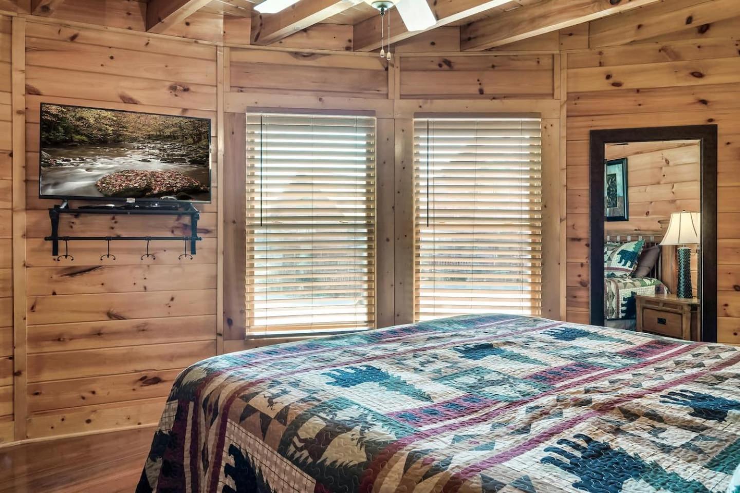 Family Cabin Game Room & Pool Mountain Views Sevierville Exterior photo